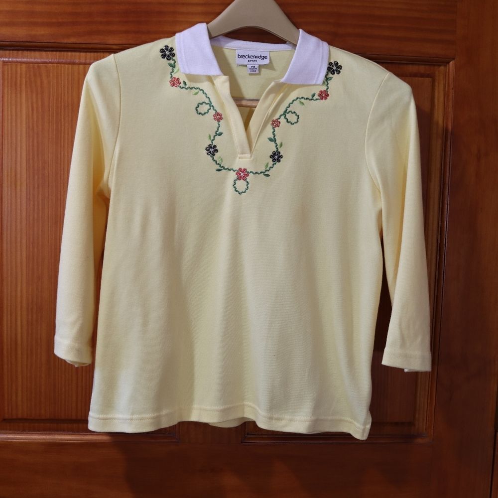 Breckenridge Pale Yellow Embroidered 3/4 Sleeve Top PM - Picture 2 of 10